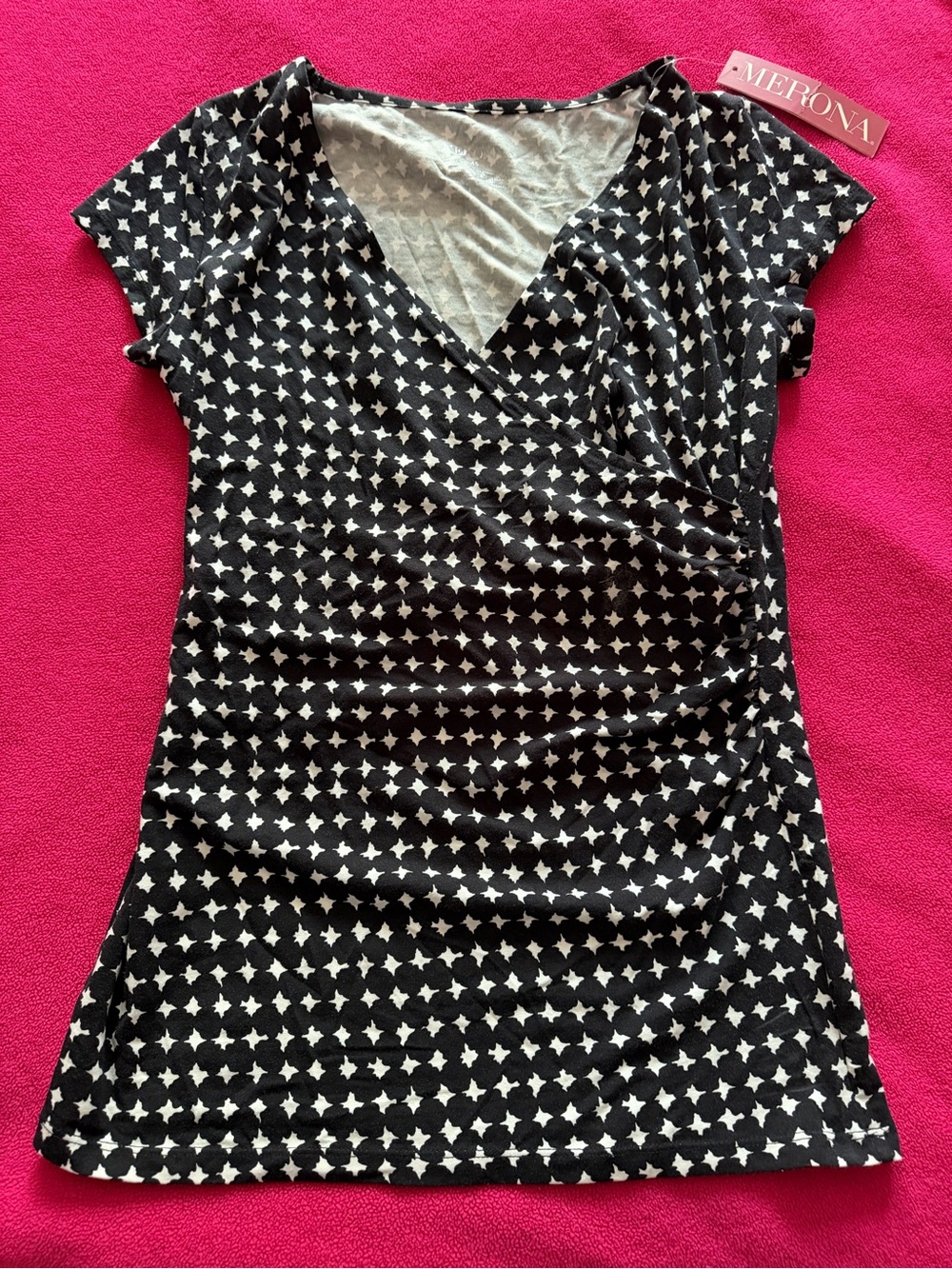 Merona Women’s Black & White Star Design V-Neck Ruched Wrap Top